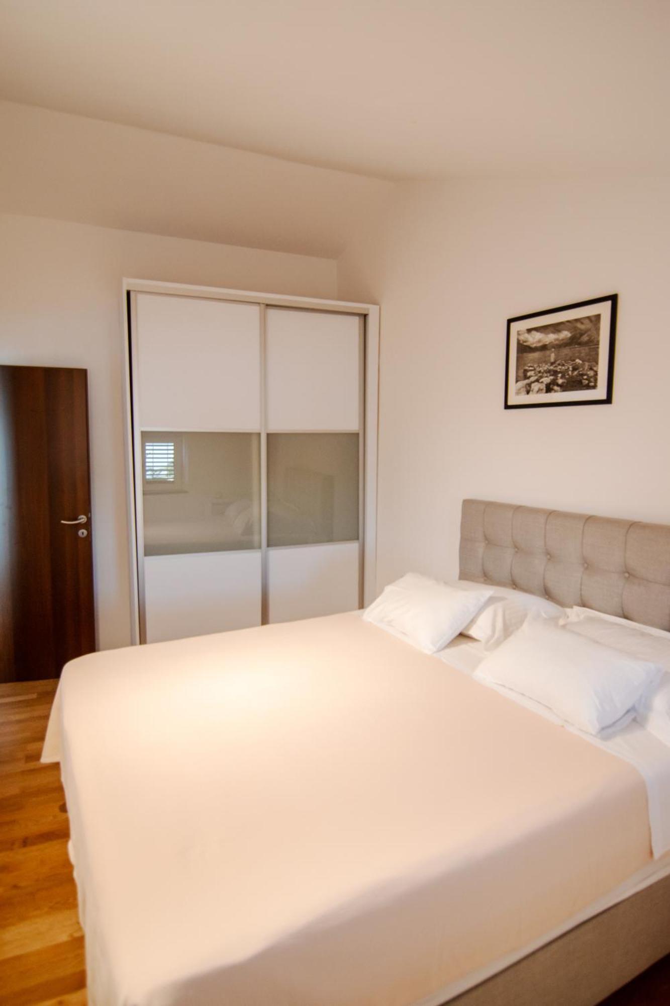 City Center Apartments Тиват Екстер'єр фото